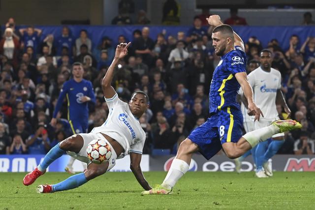 利字合砍63分三球空砍50分 雄鹿险胜黄蜂4连胜