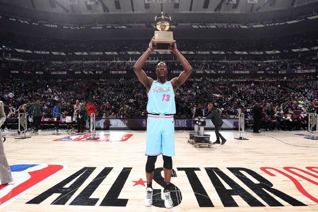 雄鹿大胜雷霆夺得NBA杯冠军 字母三双当选MVP