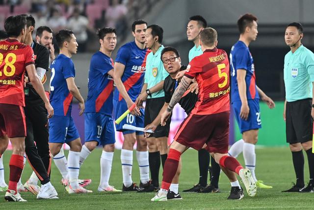 2026上海乒乓球嘉年华开幕 乒乓名将点赞全民观赛参赛新体验